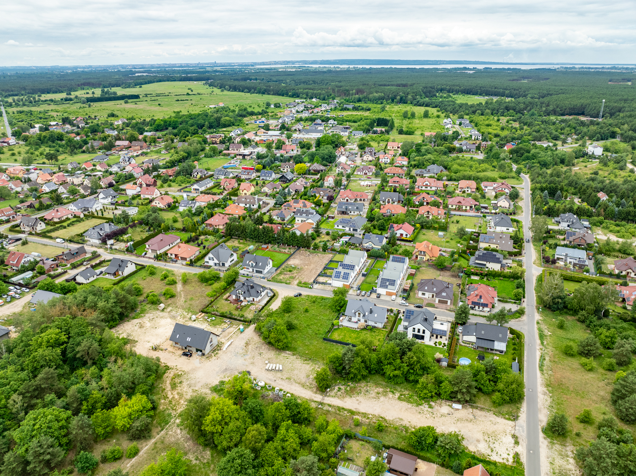 Mieszkanie w centrum Szczecina czy dom na przedmieściach? Na co się zdecydować?